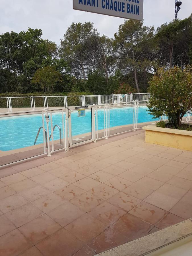 Charmant Studio Dans La Residence Haut Du Golf Saint-Raphaël Exteriör bild